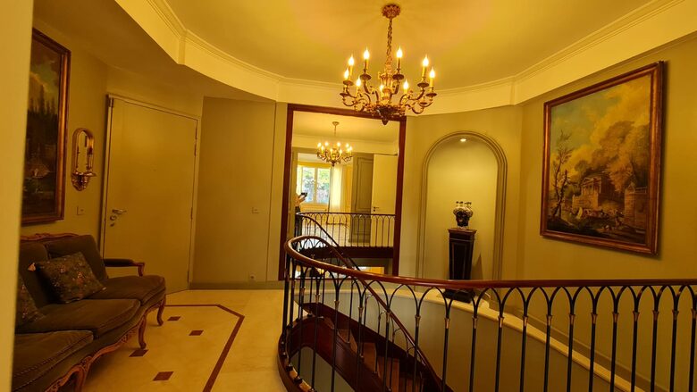 Elegant Family Home - Paris, France