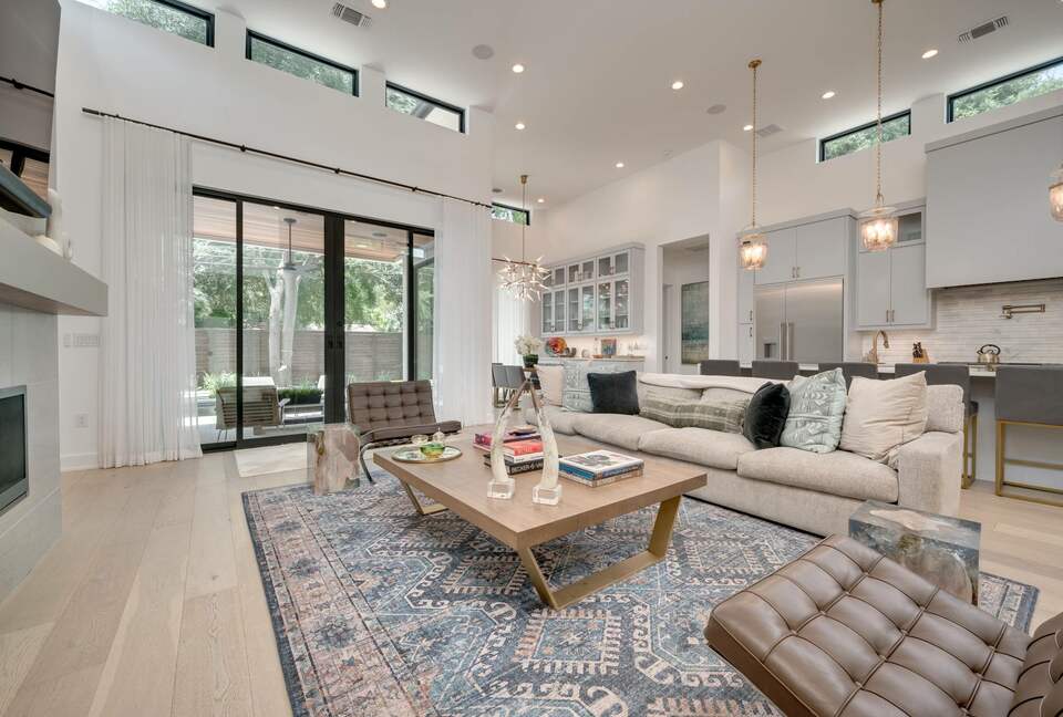 ABOVE - Austin Bella - Austin, Texas