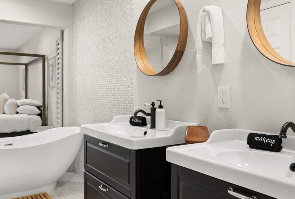 Old Town Scottsdale Gated Retreat | With Pool, Tennis, Walk to Fashion Square - Scottsdale, Arizona