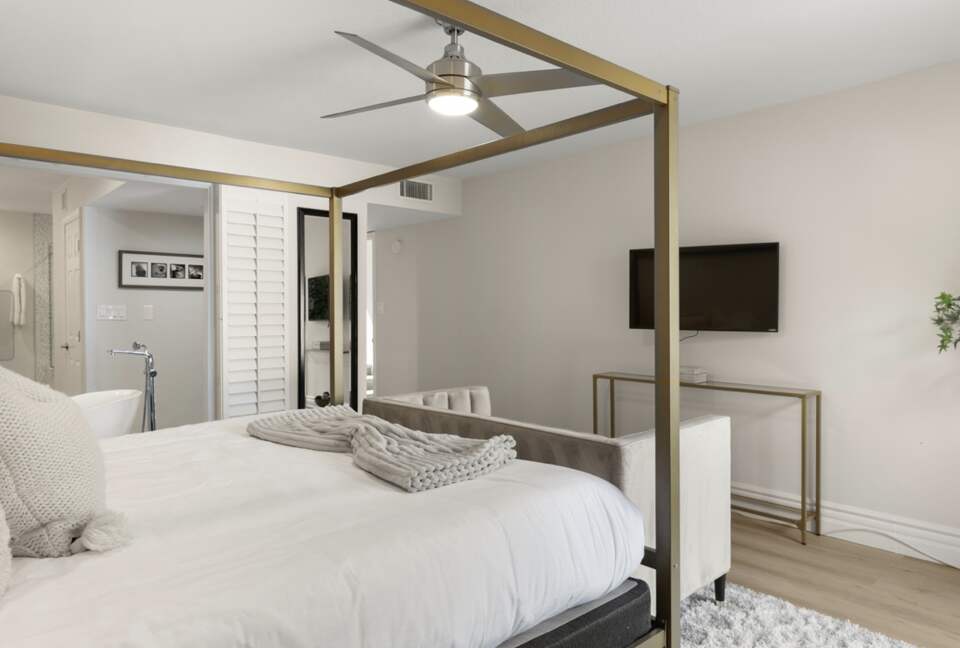 Old Town Scottsdale Gated Retreat | With Pool, Tennis, Walk to Fashion Square - Scottsdale, Arizona