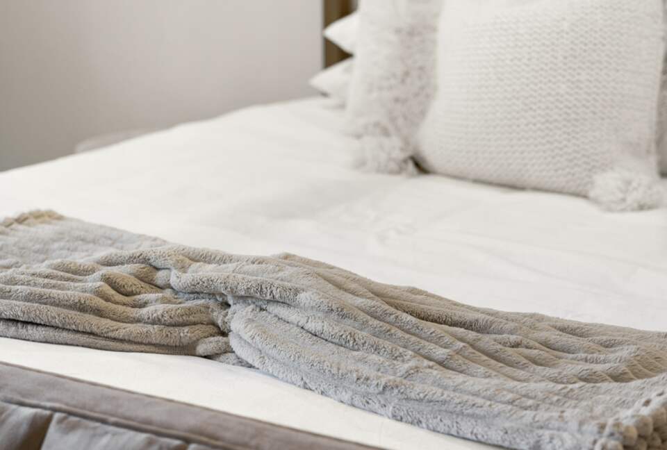 Old Town Scottsdale Gated Retreat | With Pool, Tennis, Walk to Fashion Square - Scottsdale, Arizona