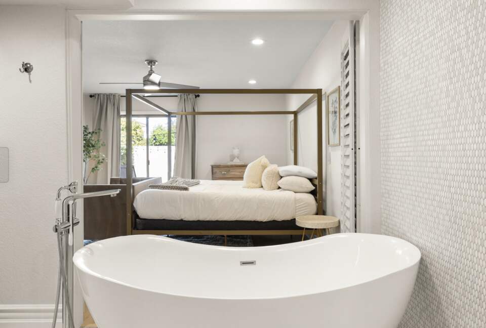 Old Town Scottsdale Gated Retreat | With Pool, Tennis, Walk to Fashion Square - Scottsdale, Arizona