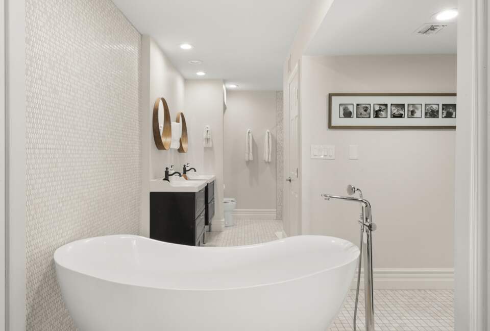 Old Town Scottsdale Gated Retreat | With Pool, Tennis, Walk to Fashion Square - Scottsdale, Arizona