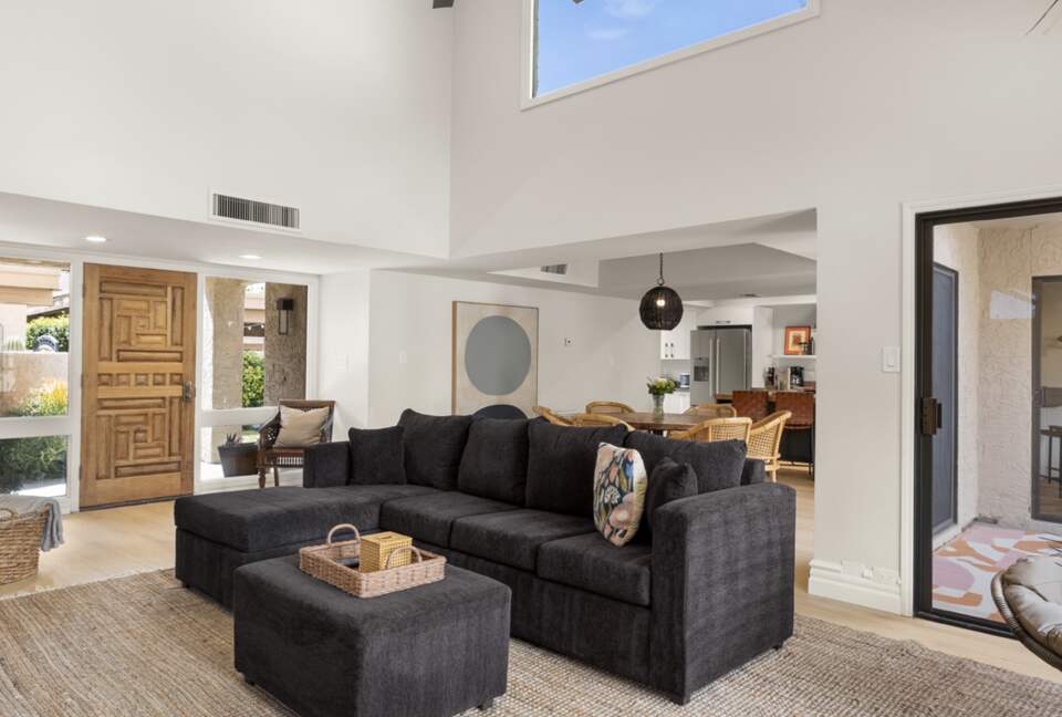 Old Town Scottsdale Gated Retreat | With Pool, Tennis, Walk to Fashion Square - Scottsdale, Arizona