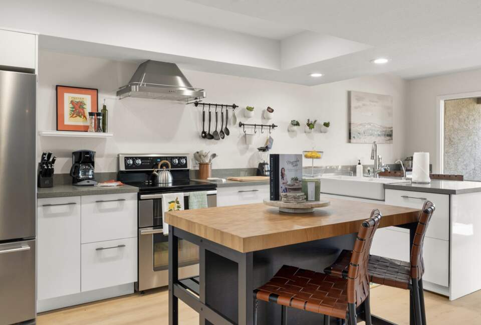 Old Town Scottsdale Gated Retreat | With Pool, Tennis, Walk to Fashion Square - Scottsdale, Arizona