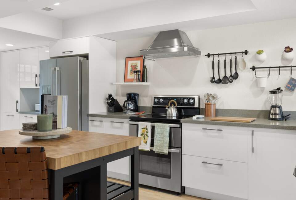 Old Town Scottsdale Gated Retreat | With Pool, Tennis, Walk to Fashion Square - Scottsdale, Arizona