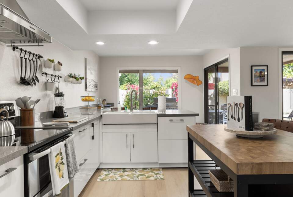 Old Town Scottsdale Gated Retreat | With Pool, Tennis, Walk to Fashion Square - Scottsdale, Arizona