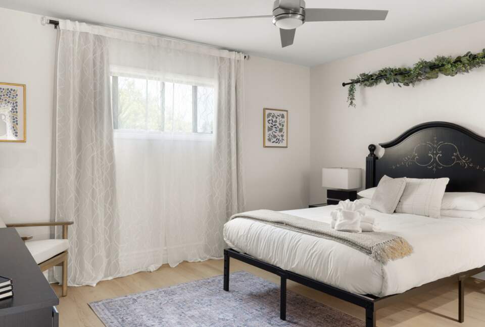 Old Town Scottsdale Gated Retreat | With Pool, Tennis, Walk to Fashion Square - Scottsdale, Arizona