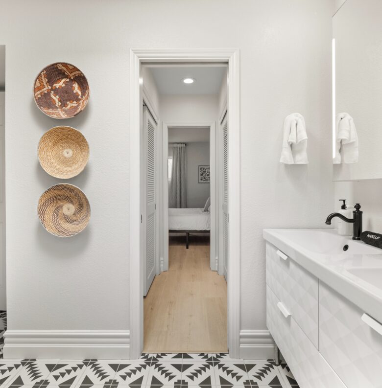 Old Town Scottsdale Gated Retreat | With Pool, Tennis, Walk to Fashion Square - Scottsdale, Arizona