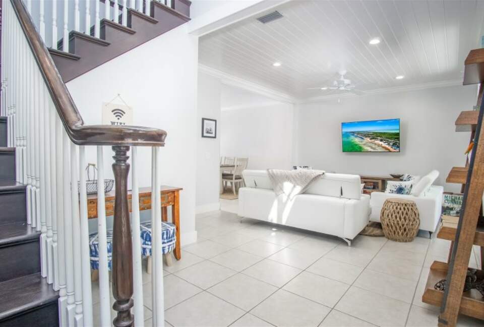 Beautiful Beachfront Paradise - Grassy Key, Florida