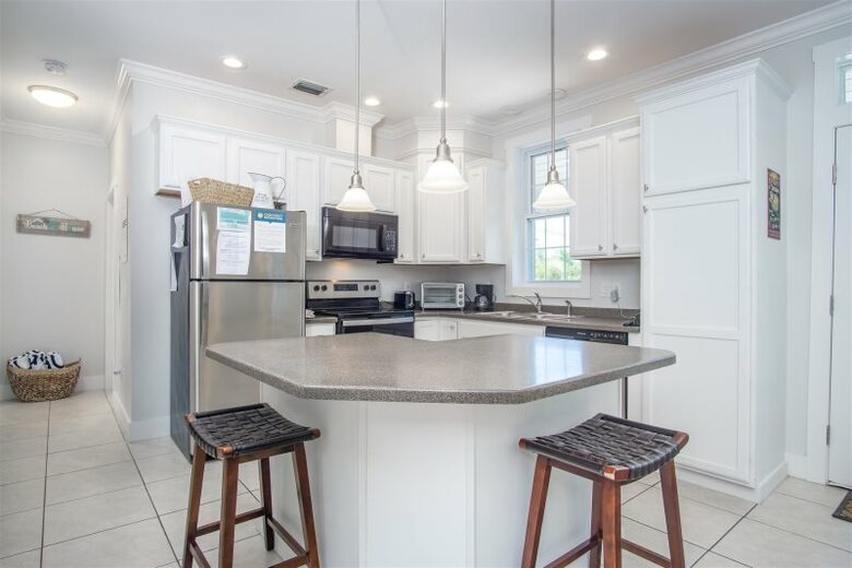 Beautiful Beachfront Paradise - Grassy Key, Florida