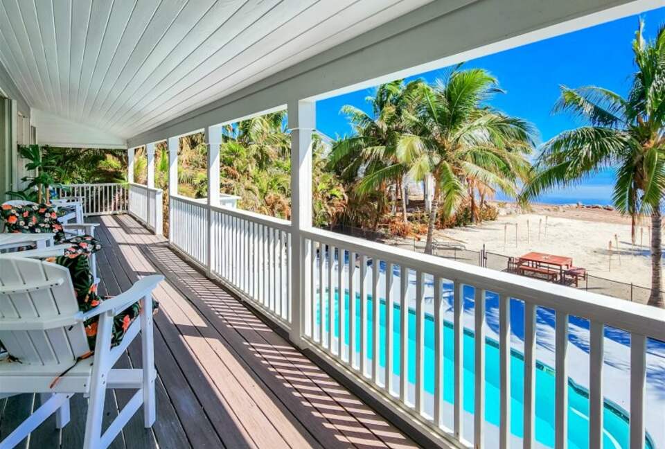 Beautiful Beachfront Paradise - Grassy Key, Florida