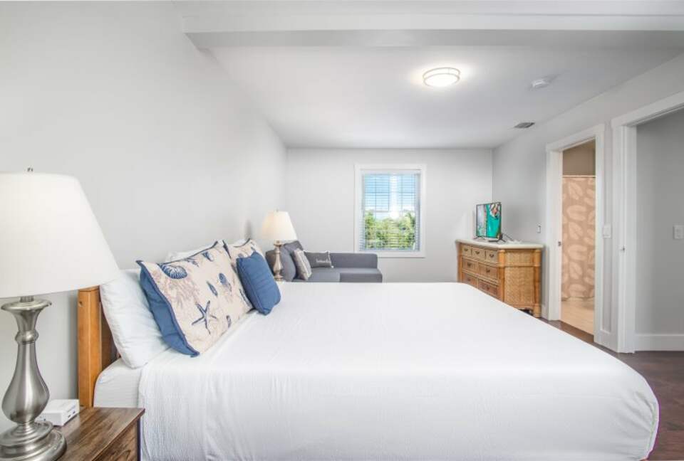 Beautiful Beachfront Paradise - Grassy Key, Florida