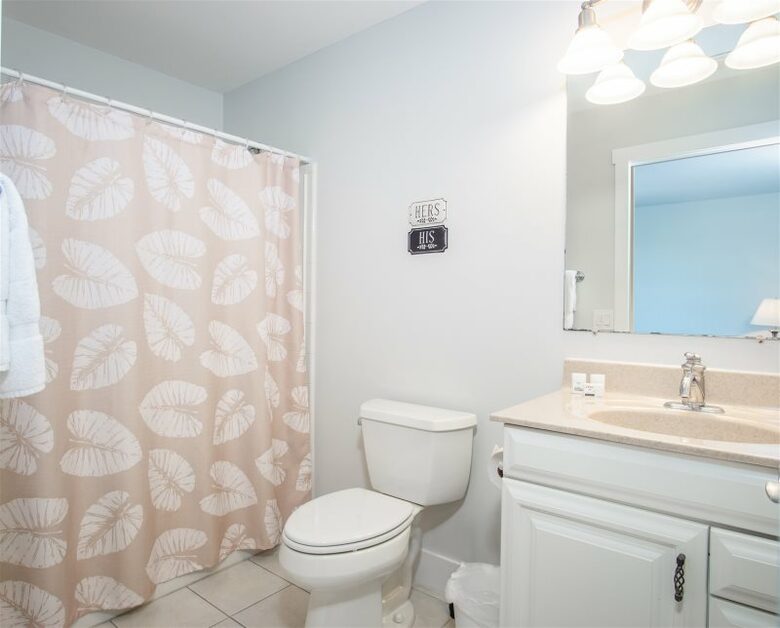 Beautiful Beachfront Paradise - Grassy Key, Florida