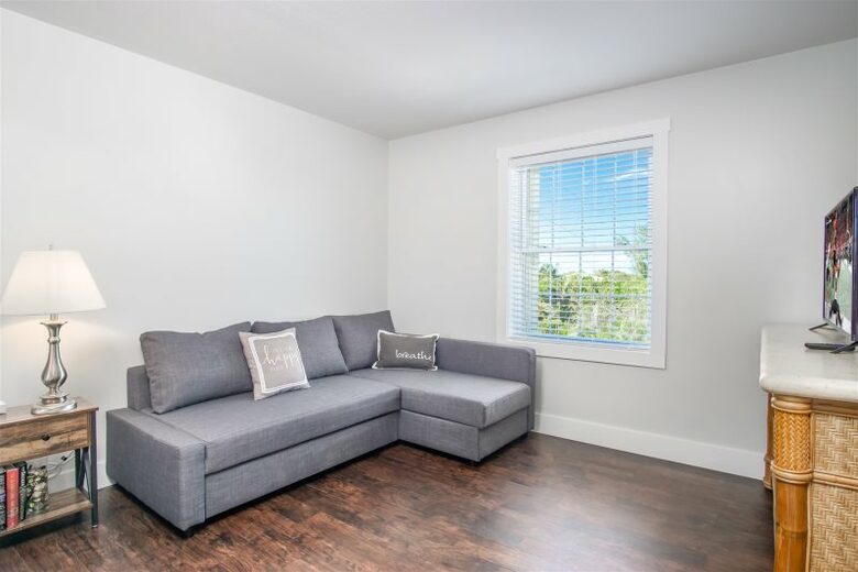 Beautiful Beachfront Paradise - Grassy Key, Florida