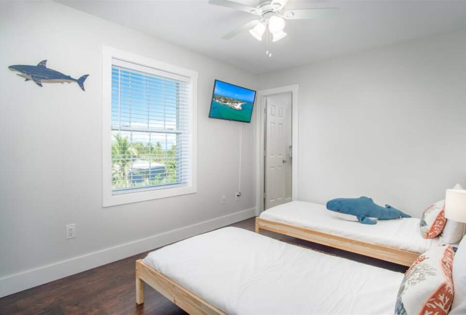 Beautiful Beachfront Paradise - Grassy Key, Florida