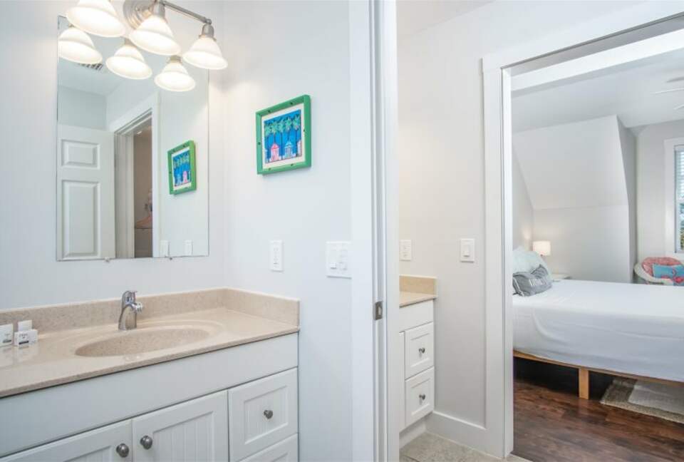 Beautiful Beachfront Paradise - Grassy Key, Florida