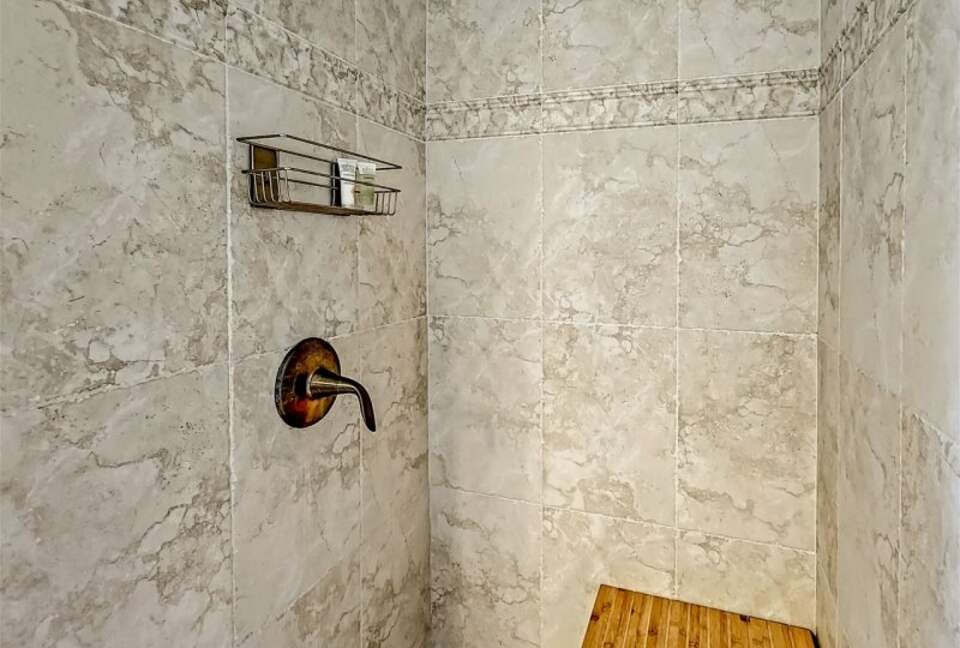 Beautiful Beachfront Paradise - Grassy Key, Florida