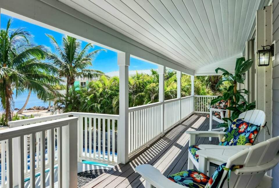 Beautiful Beachfront Paradise - Grassy Key, Florida