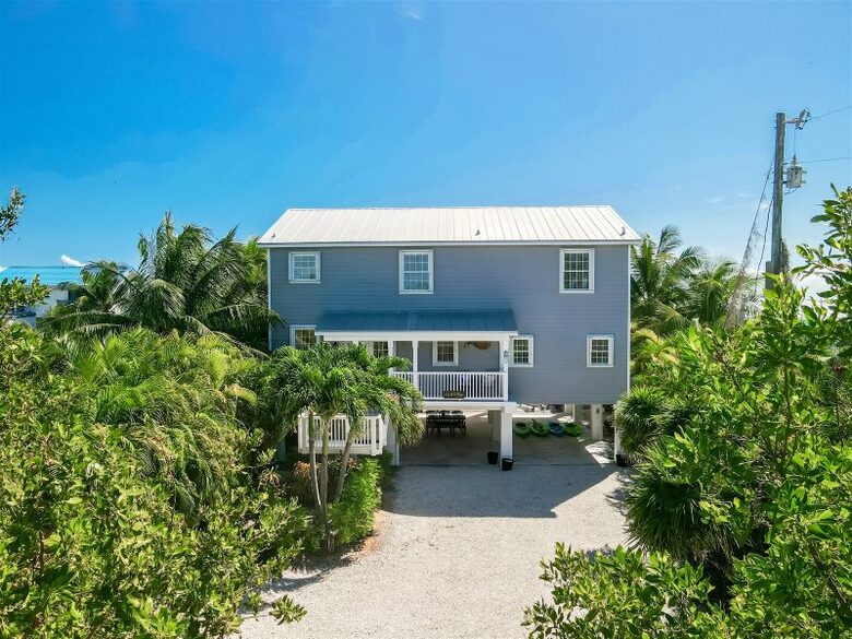 Beautiful Beachfront Paradise - Grassy Key, Florida
