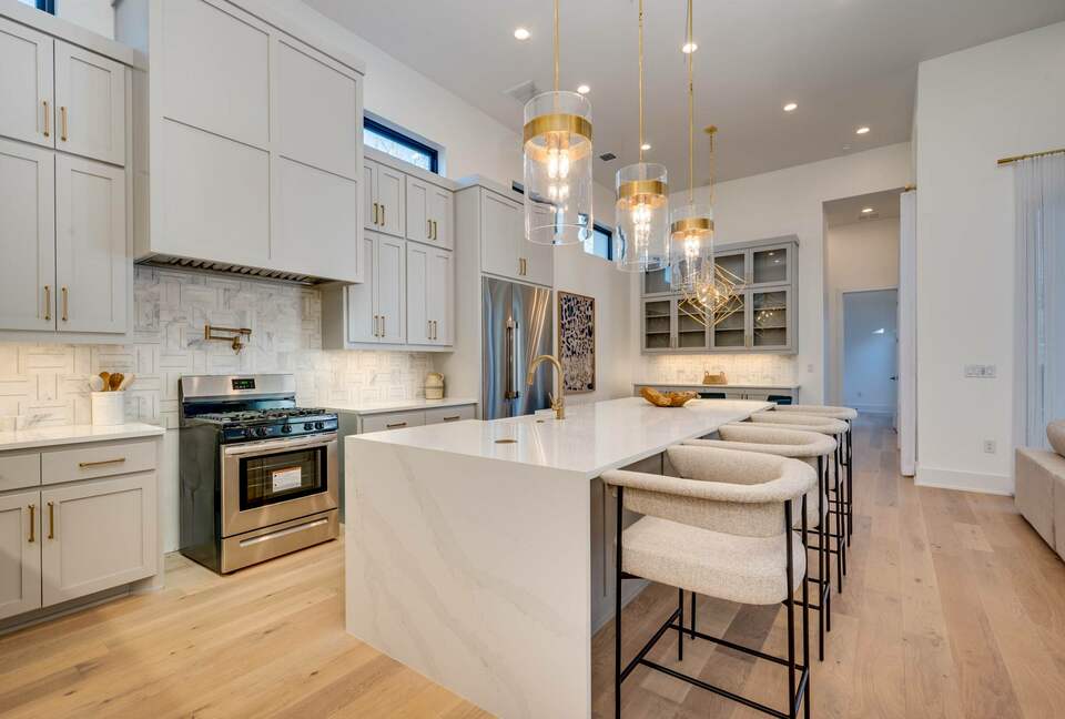 ABOVE - Austin Exquisite - Austin, Texas