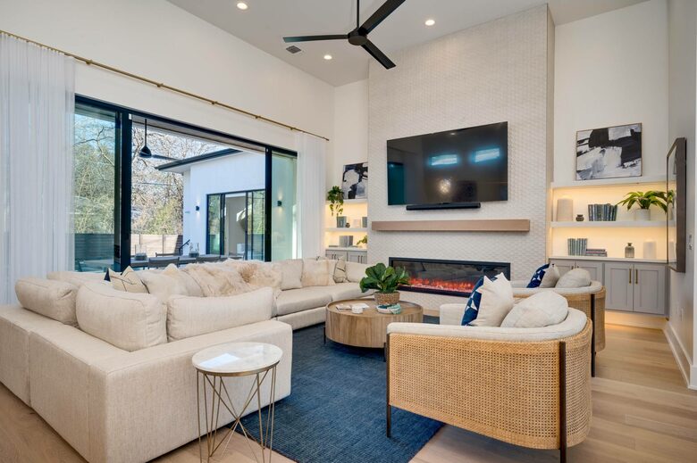 ABOVE - Austin Exquisite - Austin, Texas