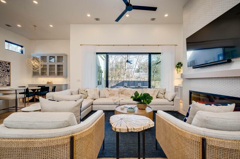 ABOVE - Austin Exquisite - Austin, Texas