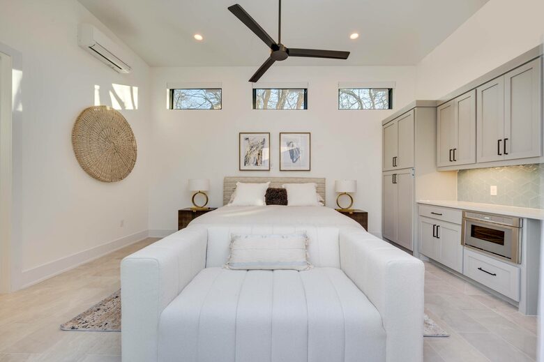 ABOVE - Austin Exquisite - Austin, Texas