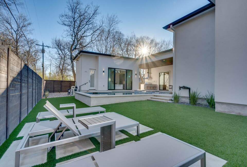 ABOVE - Austin Exquisite - Austin, Texas