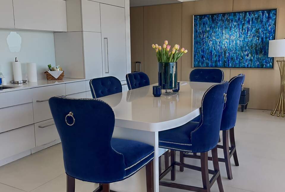 Luxury Skyrise in Russian Hill - San Francisco, California