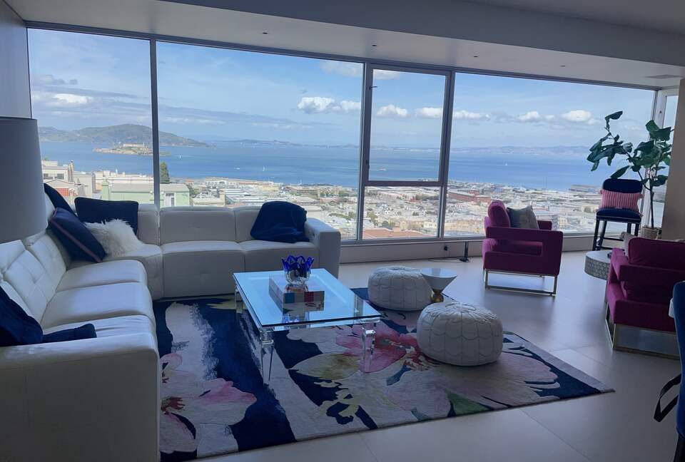 Luxury Skyrise in Russian Hill - San Francisco, California