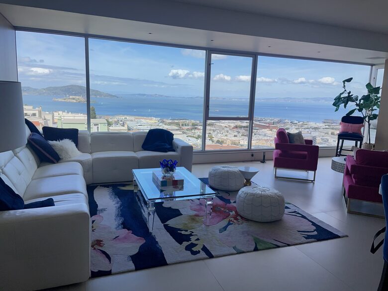 Luxury Skyrise in Russian Hill - San Francisco, California