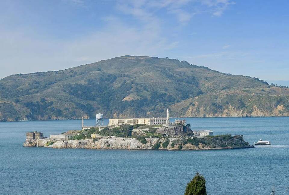 Luxury Skyrise in Russian Hill - San Francisco, California
