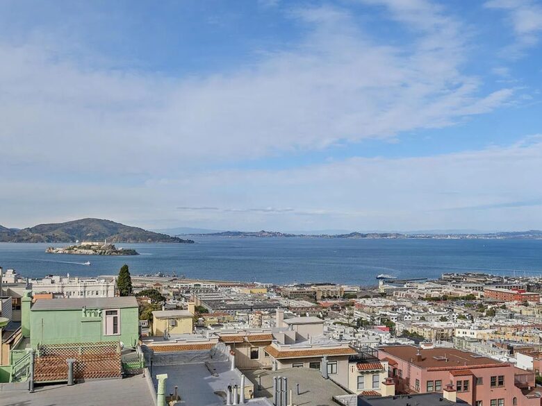 Luxury Skyrise in Russian Hill - San Francisco, California