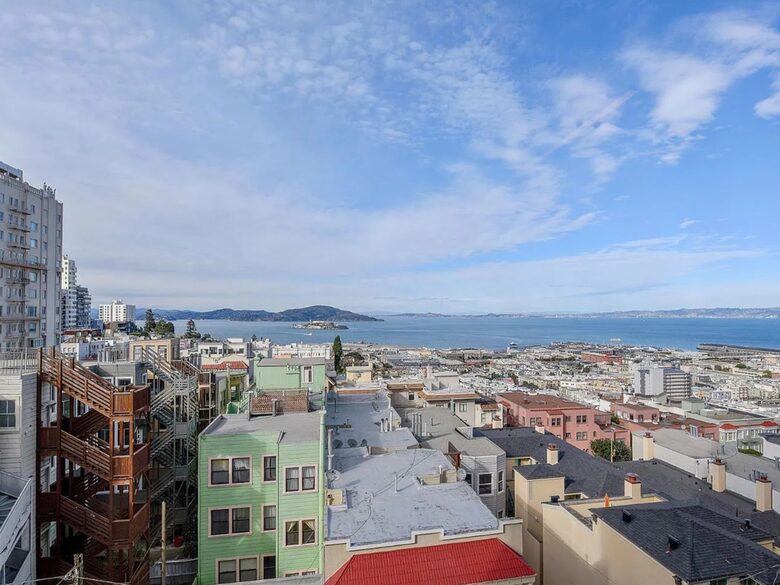 Luxury Skyrise in Russian Hill - San Francisco, California