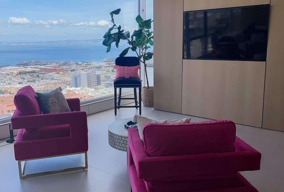 Luxury Skyrise in Russian Hill - San Francisco, California