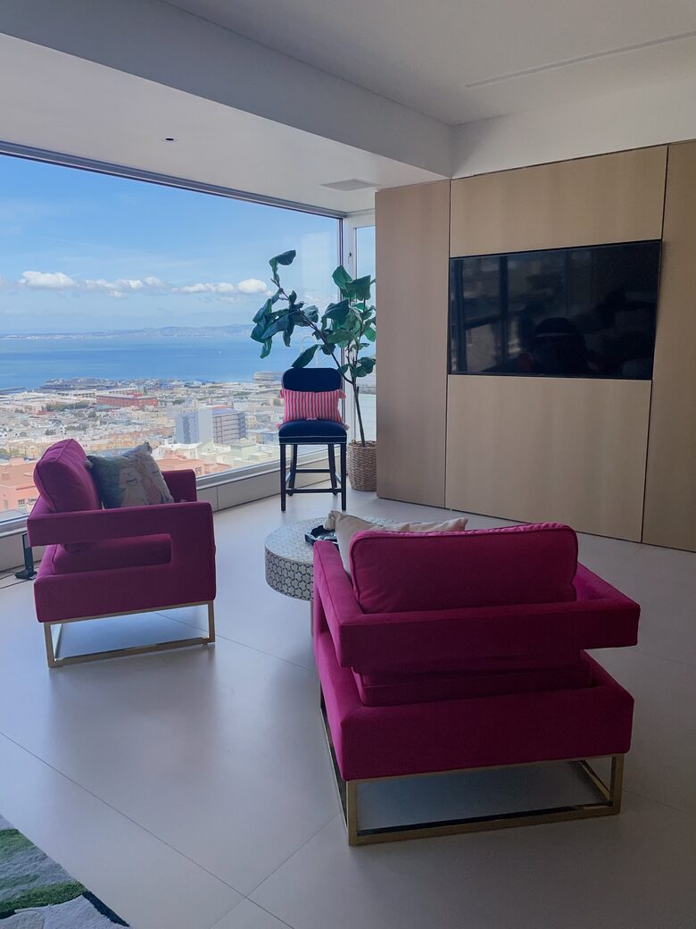 Luxury Skyrise in Russian Hill - San Francisco, California