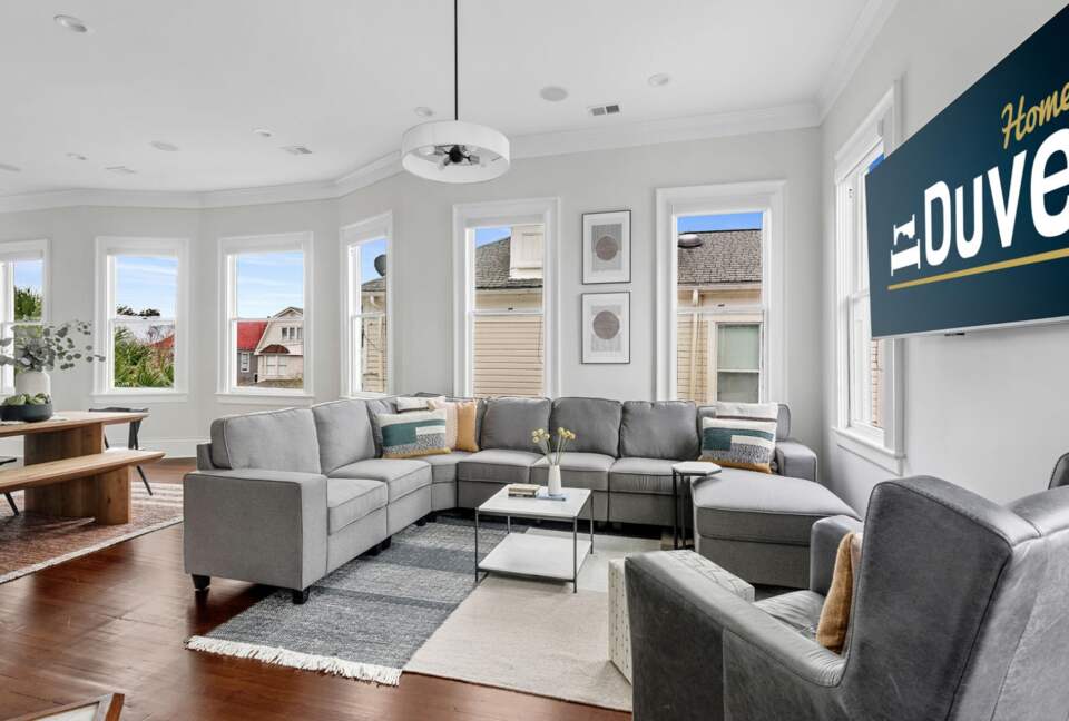 Exquisite Downtown Getaway - Charleston, South Carolina