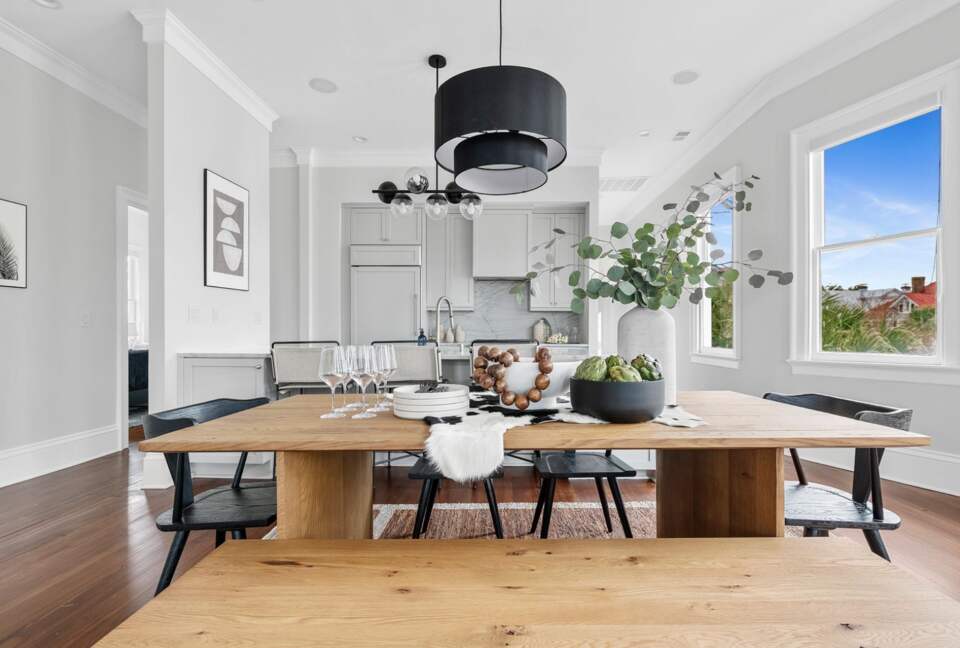 Exquisite Downtown Getaway - Charleston, South Carolina