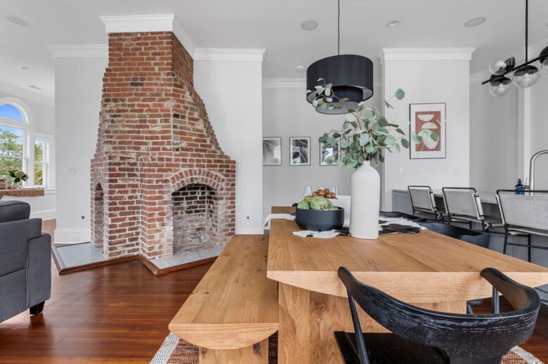 Exquisite Downtown Getaway - Charleston, South Carolina