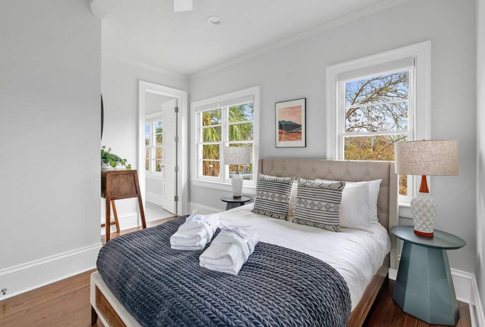 Exquisite Downtown Getaway - Charleston, South Carolina