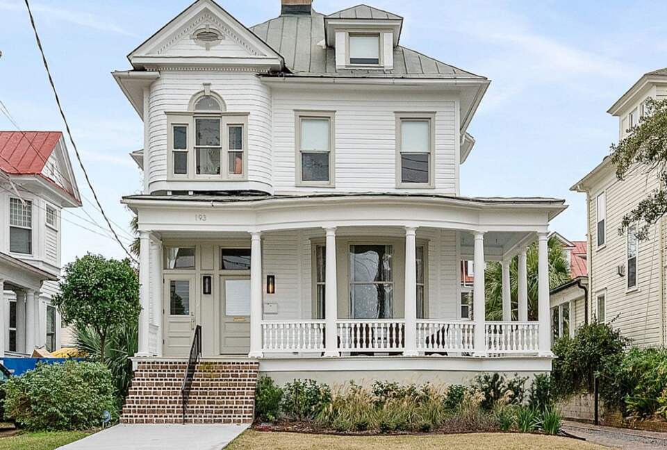 Exquisite Downtown Getaway - Charleston, South Carolina