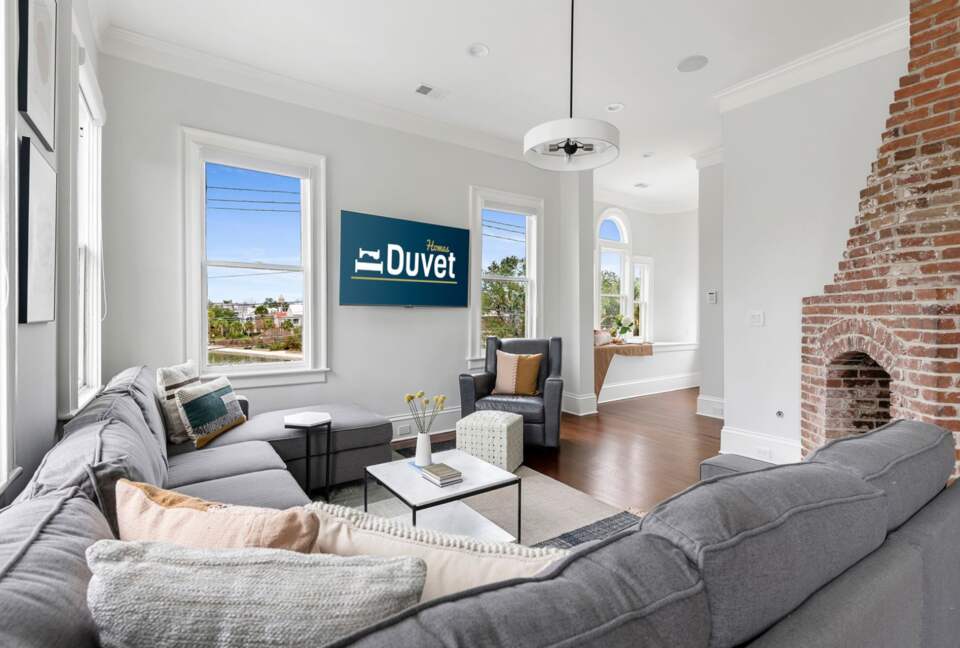 Exquisite Downtown Getaway - Charleston, South Carolina