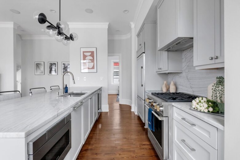 Exquisite Downtown Getaway - Charleston, South Carolina