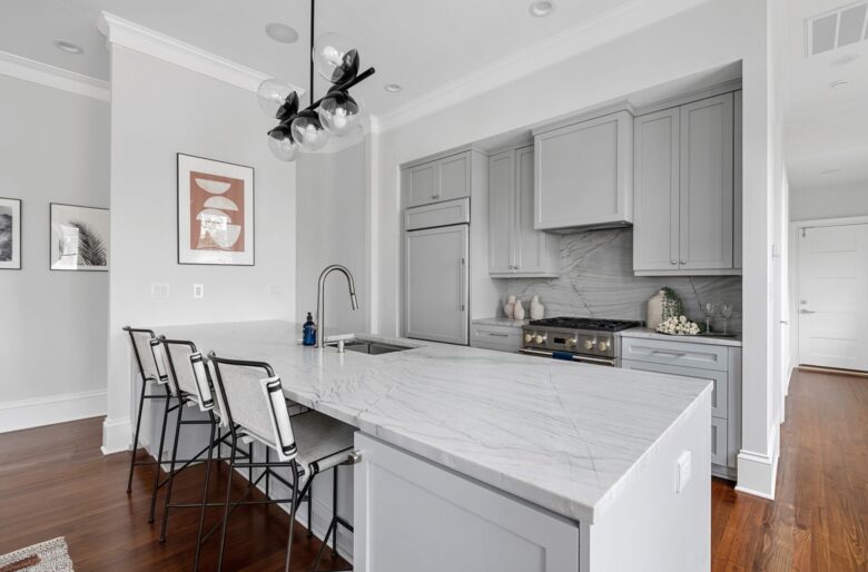 Exquisite Downtown Getaway - Charleston, South Carolina