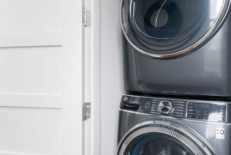 Exquisite Downtown Getaway - Charleston, South Carolina