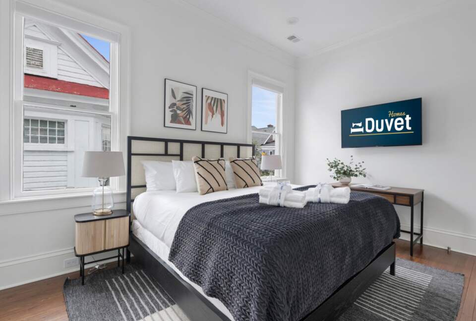 Exquisite Downtown Getaway - Charleston, South Carolina