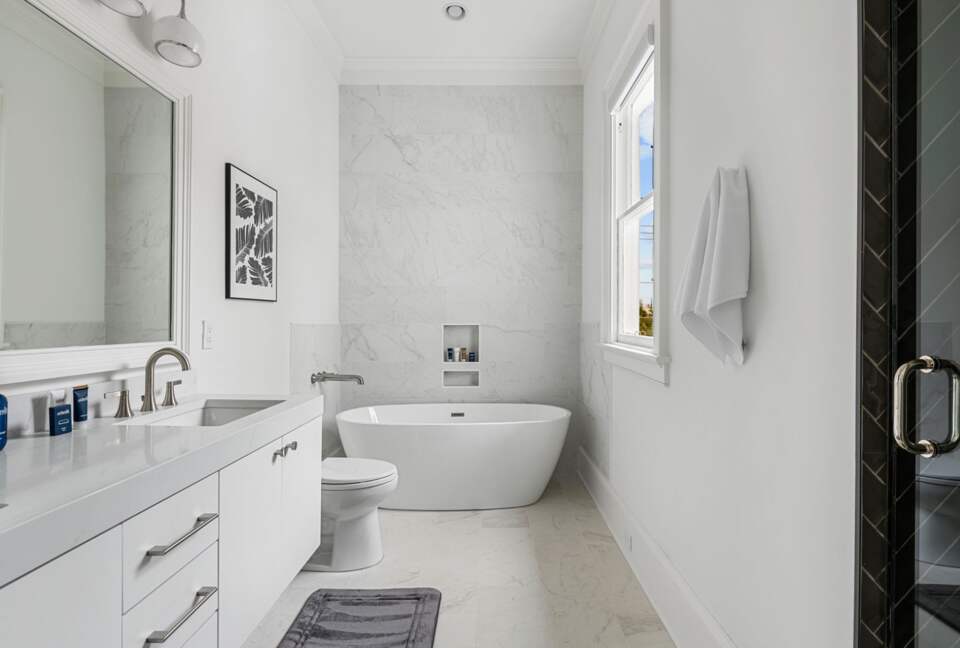 Exquisite Downtown Getaway - Charleston, South Carolina