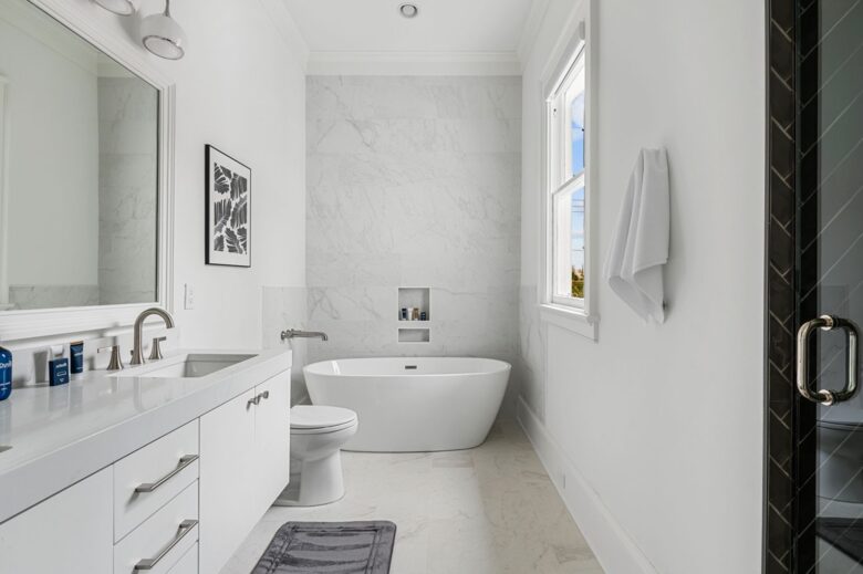 Exquisite Downtown Getaway - Charleston, South Carolina