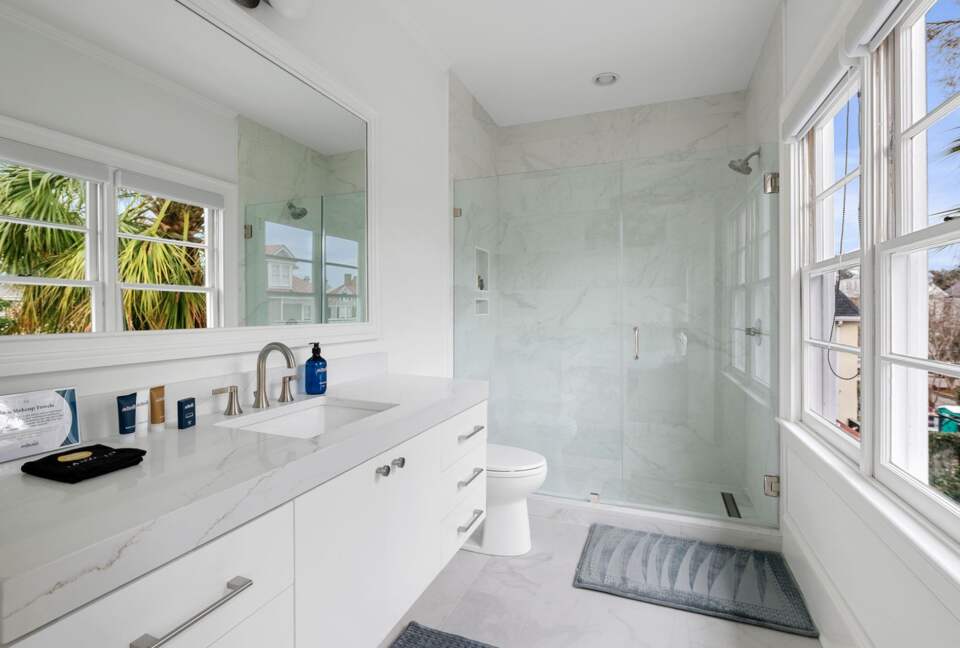 Exquisite Downtown Getaway - Charleston, South Carolina